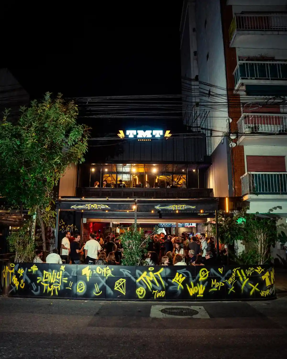 Apertura de TMT Palermo de noche, con el local lleno